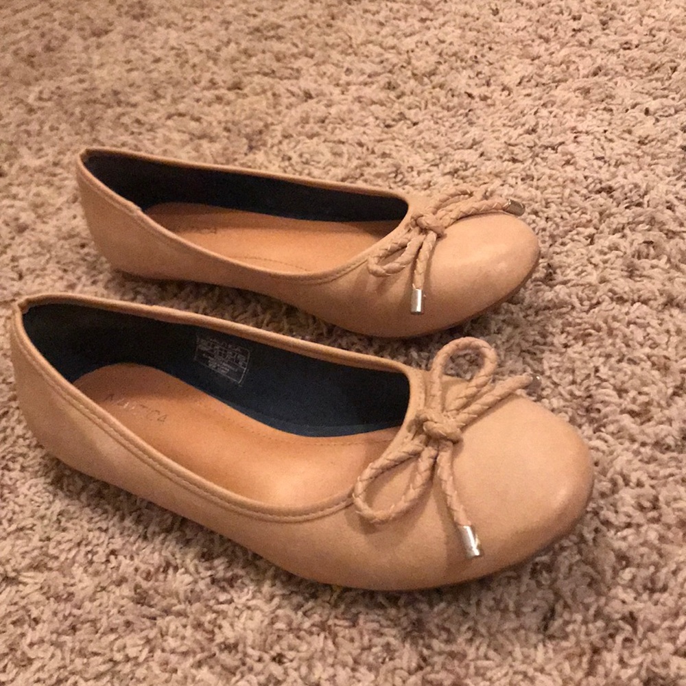 Flats - Picture 2 of 5